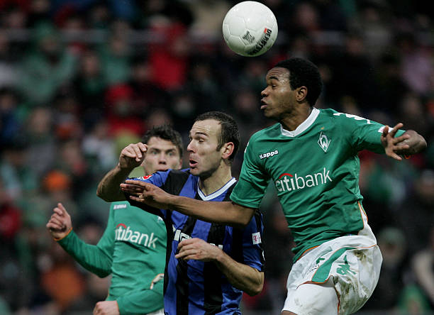 他们凭借出 他们凭借出